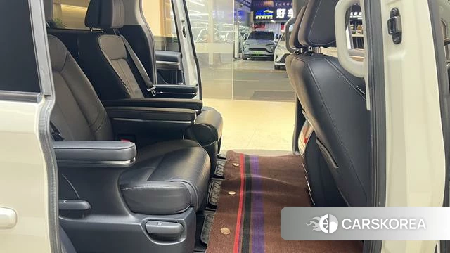 GAC Trumpchi Trumpchi M8 id 4220889 из Китая 9