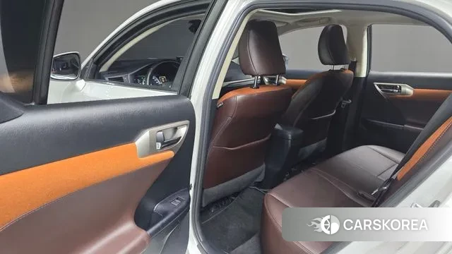 Lexus CT200h id 3270181 из Кореи 9