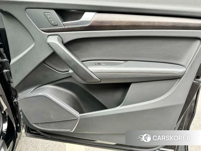 Audi Q5L id 4240112 из Китая 9