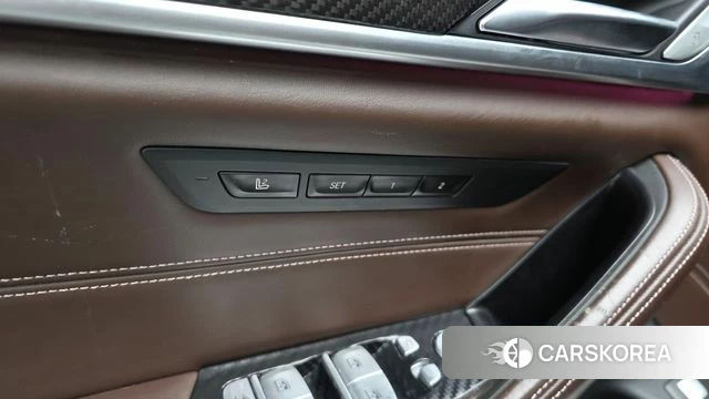 BMW 5 Series (G30) id 3899884 из Кореи 9