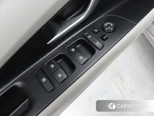 Hyundai Avante Hybrid (CN7) id 3712545 из Кореи 9