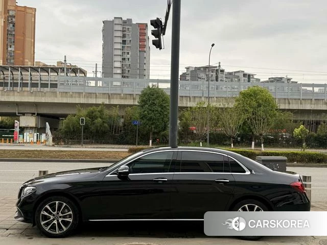 Mercedes-Benz E-class id 4217512 из Китая 9