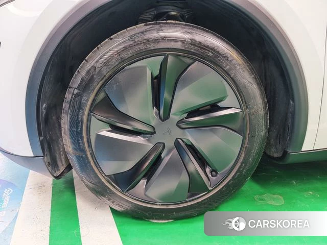Tesla Model Y id 4213806 из Китая 9