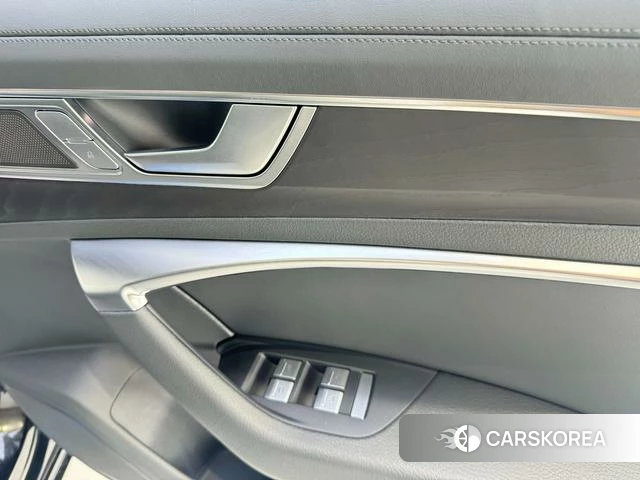 Audi A6L id 4278450 из Китая 9