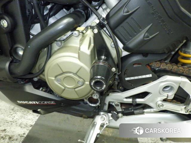 Ducati STREETFIGHTER V4 S id 3951940 из Японии 9