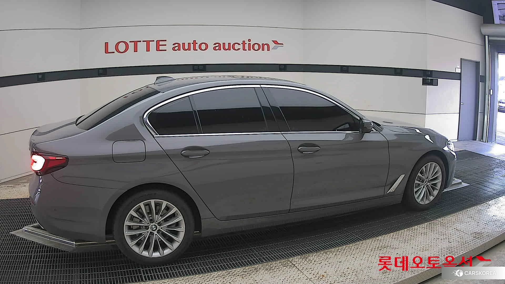 BMW  530i id 4504426 из Кореи 9