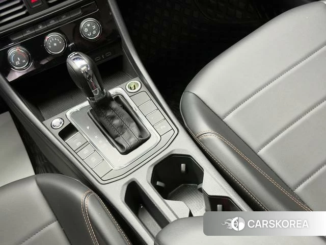 Volkswagen Bora id 4263109 из Китая 9