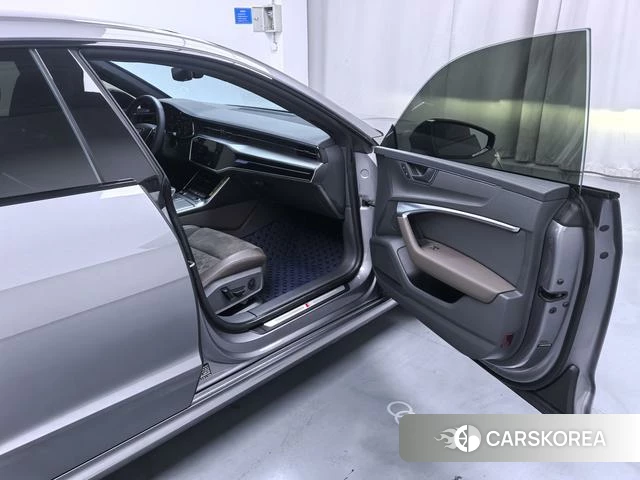 Audi A7L id 4198868 из Китая 9