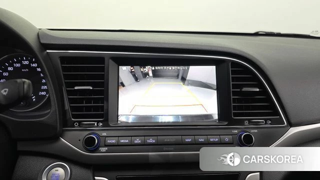 Hyundai Avante AD id 3894178 из Кореи 9