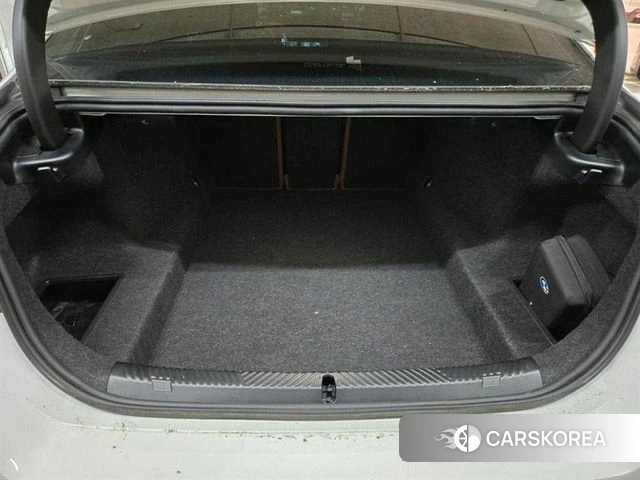 BMW 5 Series (G60) id 3952659 из Кореи 9