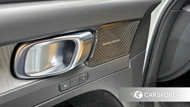 Volvo XC40 id 3807156 из Кореи 9