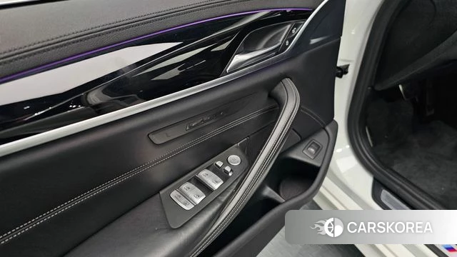 BMW 5 Series (G30) id 4310458 из Кореи 9
