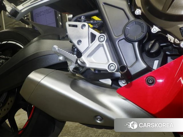 Проданный Honda CBR650R id 3995122 из Японии, фото 9