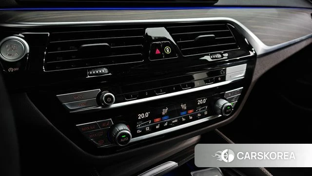 BMW 5 Series (G30) id 3903628 из Кореи 9