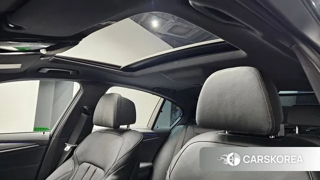 BMW 5 Series (G30) id 3591382 из Кореи 9