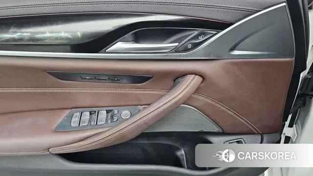 BMW 5 Series (G30) id 3600292 из Кореи 9