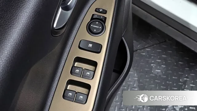 Kia Stonic id 3045468 из Кореи 9