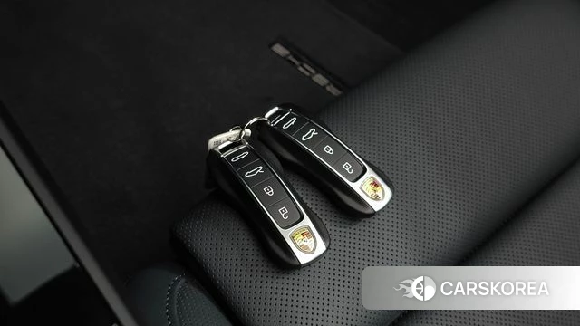 Porsche 911(992) id 4644895 из Кореи 9