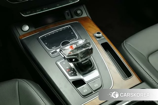 Audi Q5L id 4313970 из Китая 9