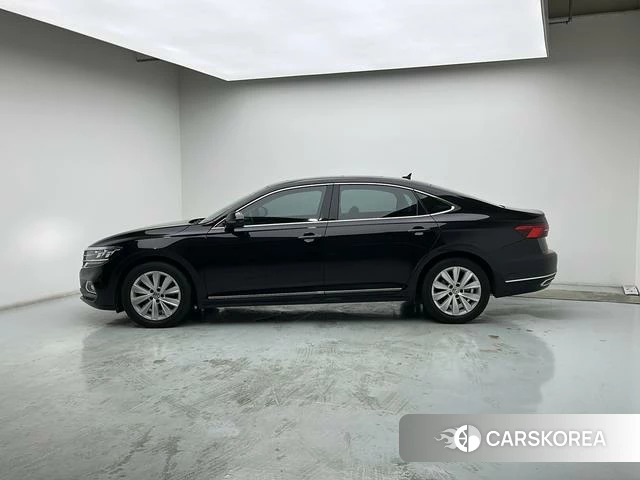 Volkswagen Passat id 4272629 из Китая 9