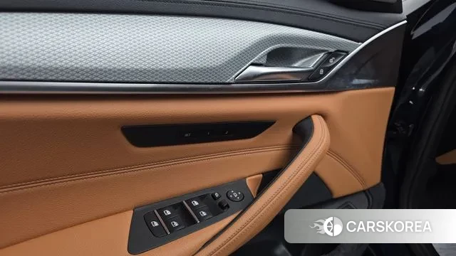 BMW 5 Series (G30) id 3772729 из Кореи 9