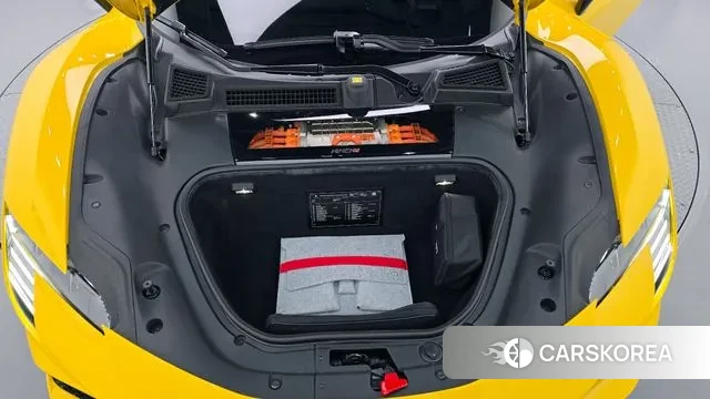 Ferrari SF90 Spider id 2930140 из Кореи 9