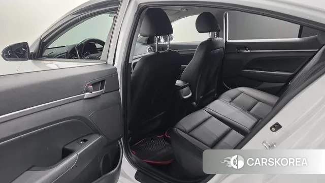 Hyundai Avante AD id 3249355 из Кореи 9