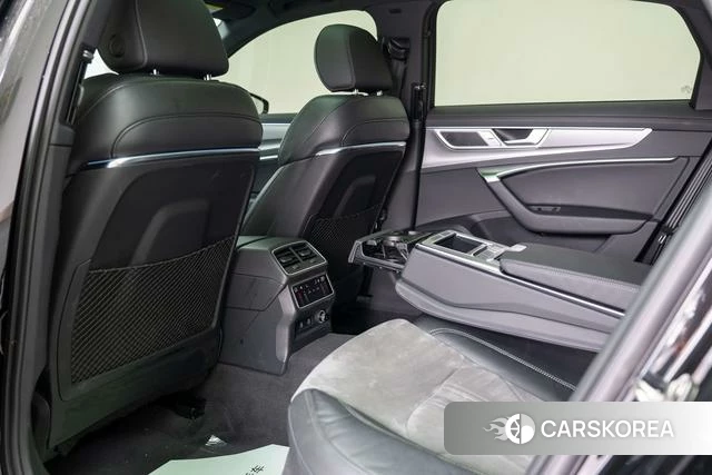 Audi A6L id 4341654 из Китая 9