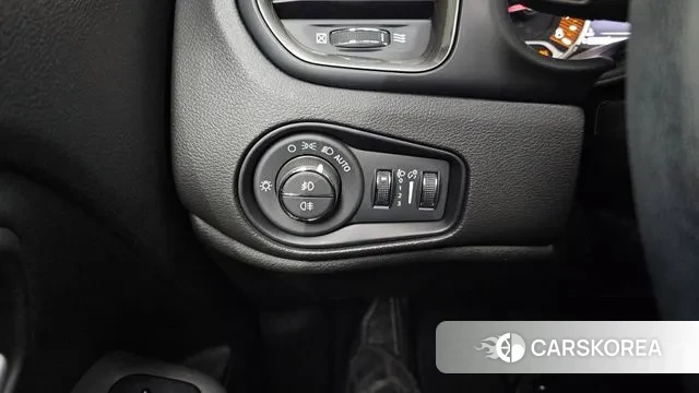 Jeep Renegade id 3523539 из Кореи 9