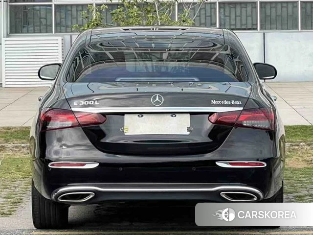 Mercedes-Benz E-class id 4297343 из Китая 9