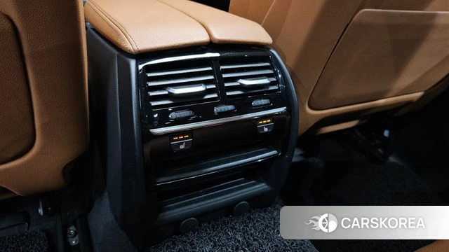 BMW 5 Series (G30) id 3936947 из Кореи 9