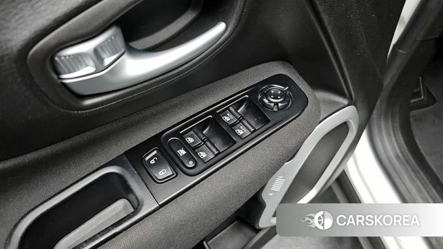 Jeep Renegade id 3936090 из Кореи 9