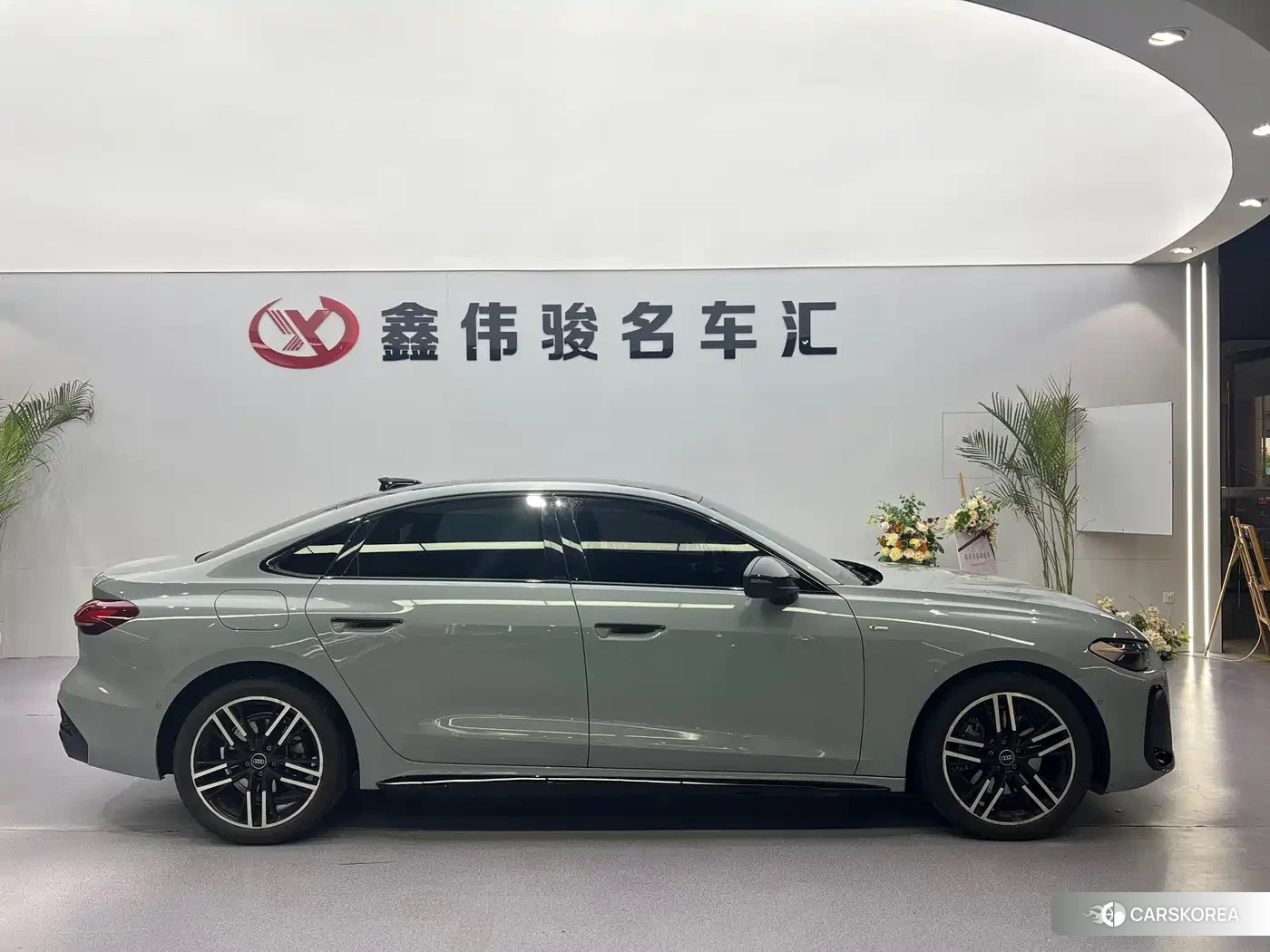 Audi A5L id 4629513 из Китая 10