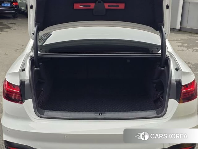 Audi A4L id 4260340 из Китая 9