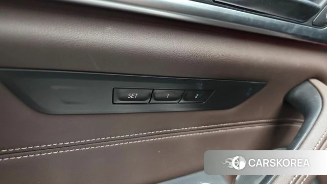 BMW 5 Series (G30) id 3922679 из Кореи 9