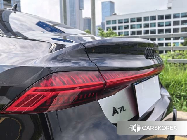 Audi A7L id 4277377 из Китая 9