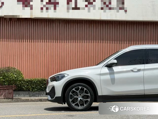 BMW X1 id 4272071 из Китая 9