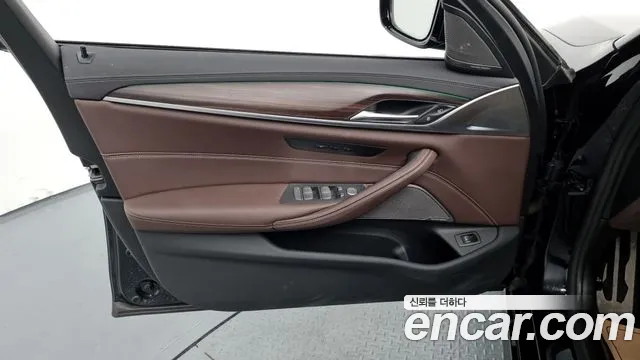 BMW 5 Series (G30) id 2694420 из Кореи 9