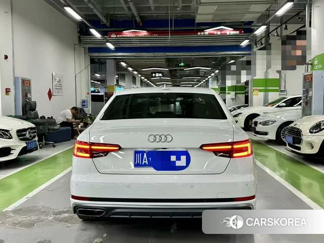 Audi A4L id 4236399 из Китая 9