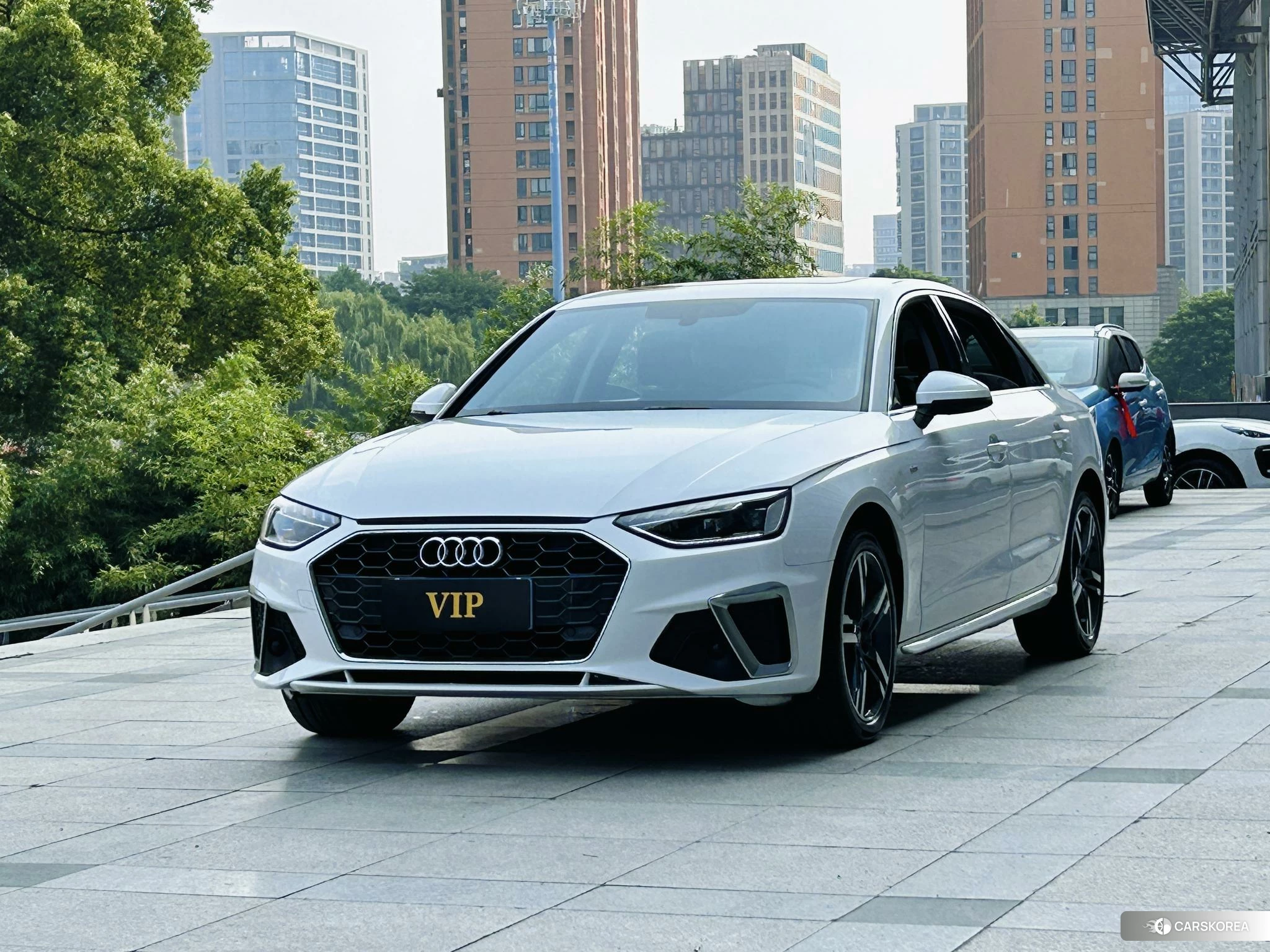 Audi A4L id 4513459 из Китая 9