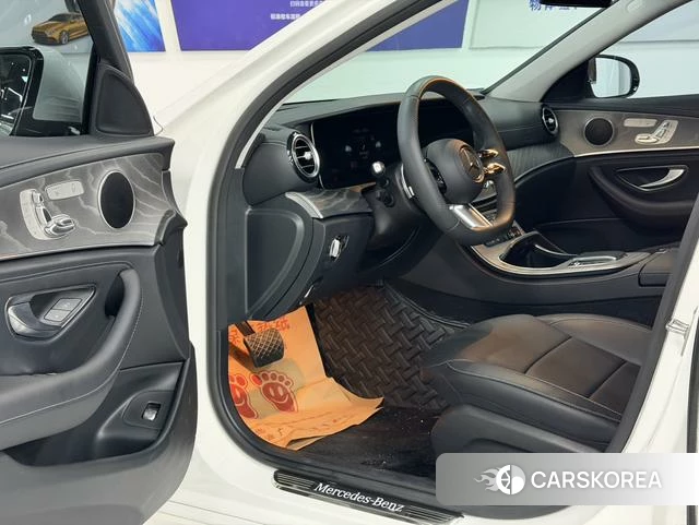 Mercedes-Benz E-class id 4240866 из Китая 9