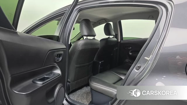 Toyota Prius C id 4402561 из Кореи 9