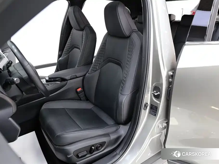 Lexus UX id 4685910 из Китая 9