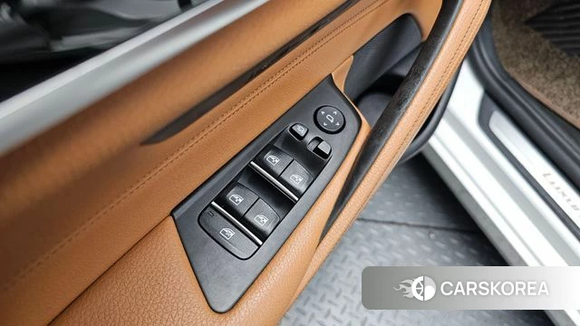 BMW 5 Series (G30) id 4477584 из Кореи 9