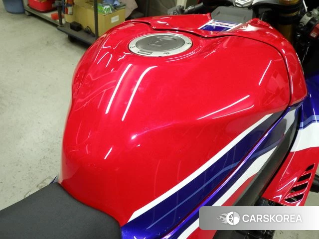 Проданный Honda CBR1000RR-R FIREBLADE SP id 3996783 из Японии, фото 9