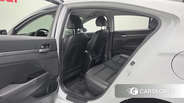 Hyundai Avante AD id 3703948 из Кореи 9