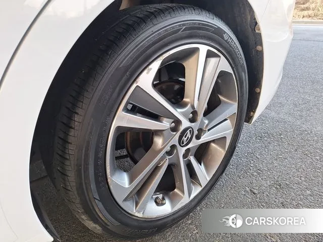 Hyundai Avante AD id 3480375 из Кореи 9