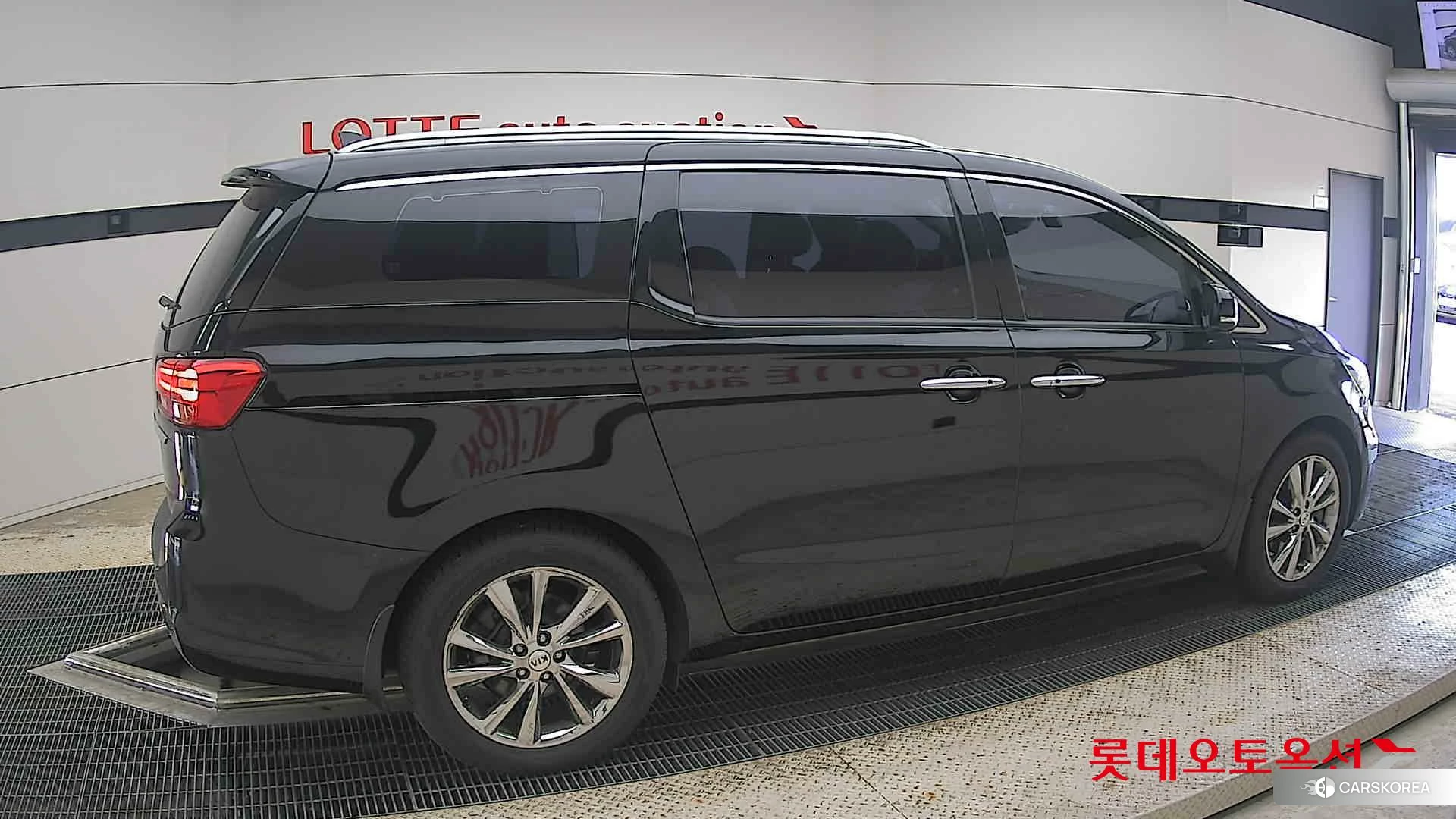 Kia Carnival id 4504366 из Кореи 9