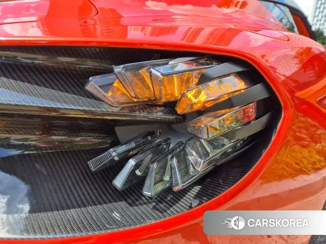 Aston Martin DBS id 2911839 из Кореи 9