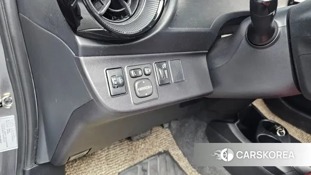 Toyota Prius C id 3473999 из Кореи 9